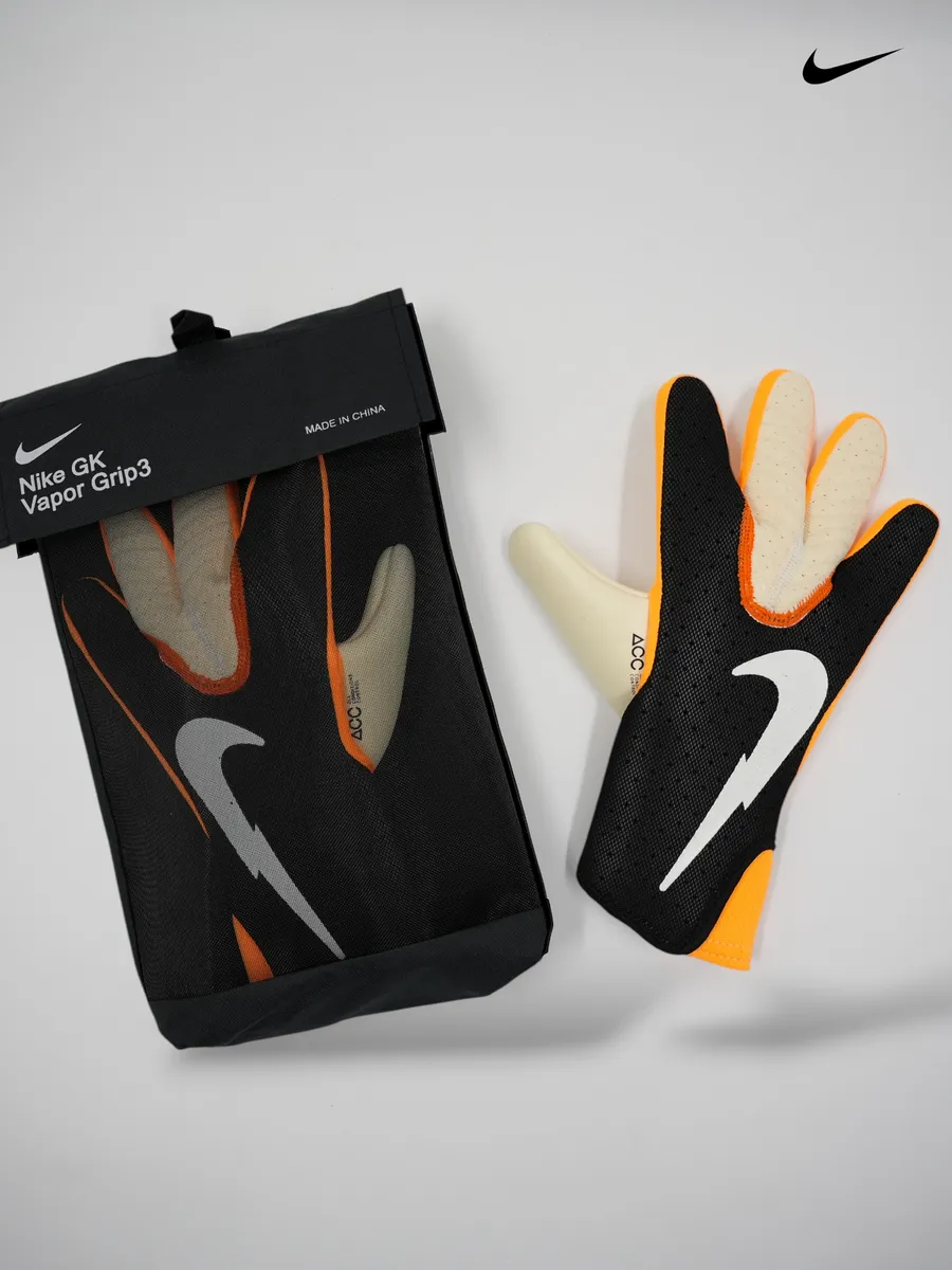 Футбольные вратарские перчатки Nike Mercurial