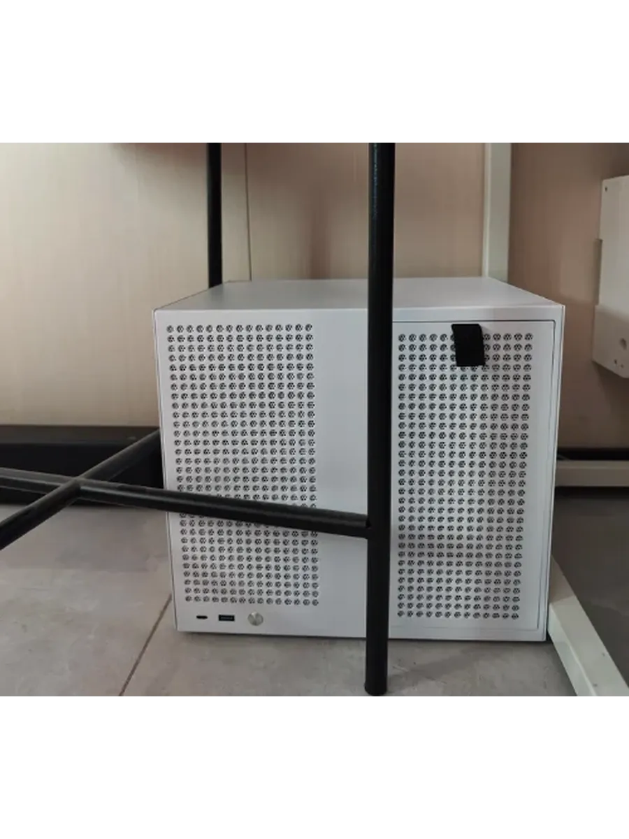 4-bay NAS сервер для резервного