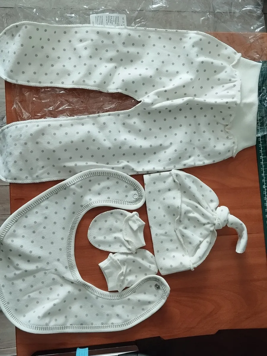 ползунки, шапочка, царапки, слюнявчик