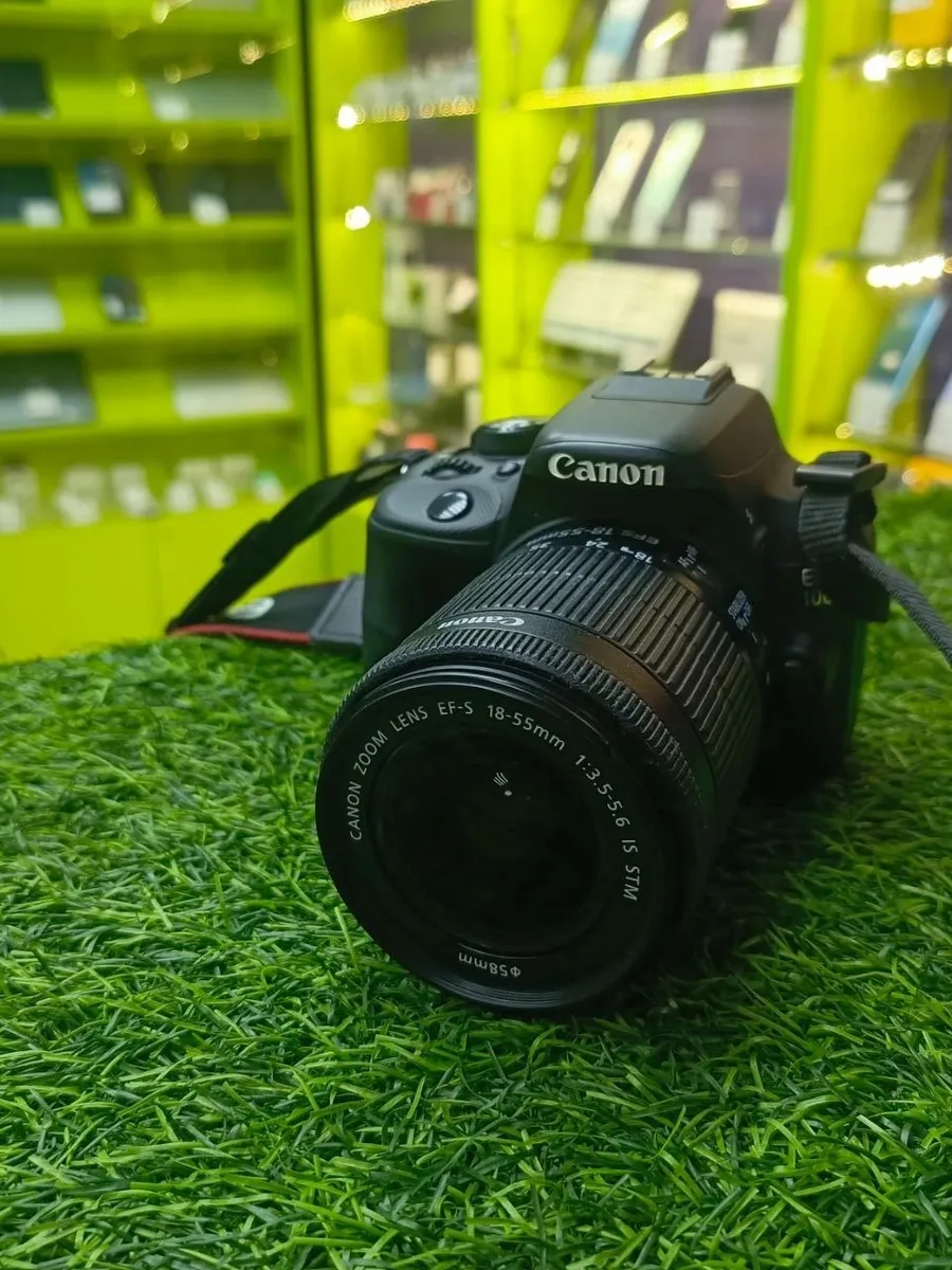 Зеркальный фотоаппарат Canon DS126441